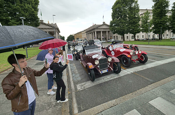 The forty-second edition of the 1000 Miglia 2024 has started with departure from Brescia and first stop in Bergamo.