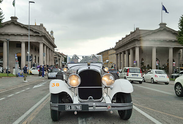 The forty-second edition of the 1000 Miglia 2024 has started with departure from Brescia and first stop in Bergamo.