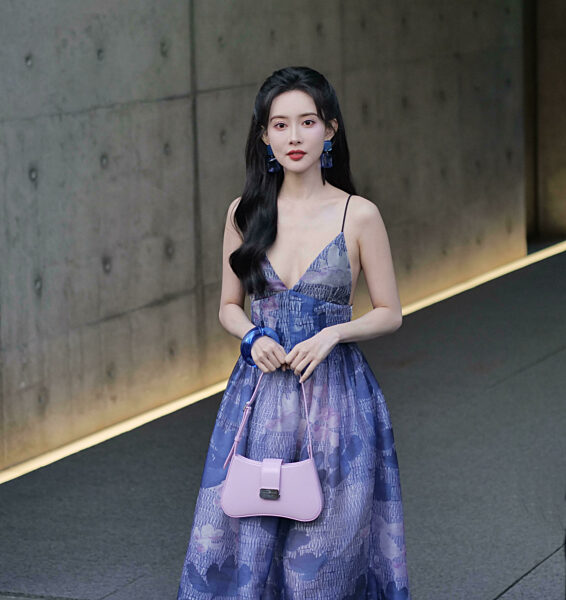 Milan, Milan Women's Fashion Week: Fall/Winter 2025 - Armani Fashion Show - Arrivals