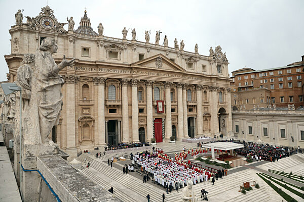 Cardinal Leonardo Sandri, Holy Mass on Palm Sunday in  Saint Peters Square in Rome