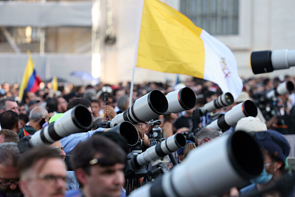 Rome, the fourth vote underway in the Sistine Chapel
