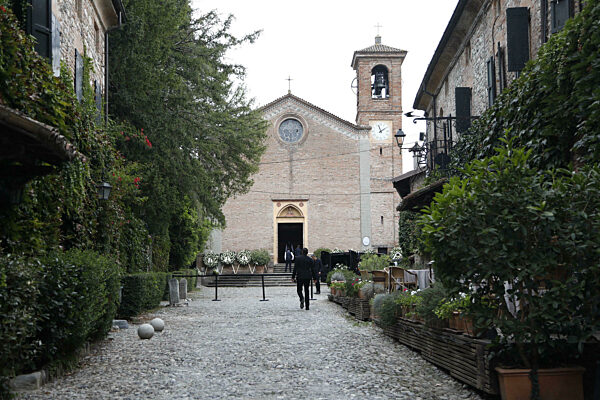 Rivalta, Giorgio Armani's funeral, private at the San Martino church