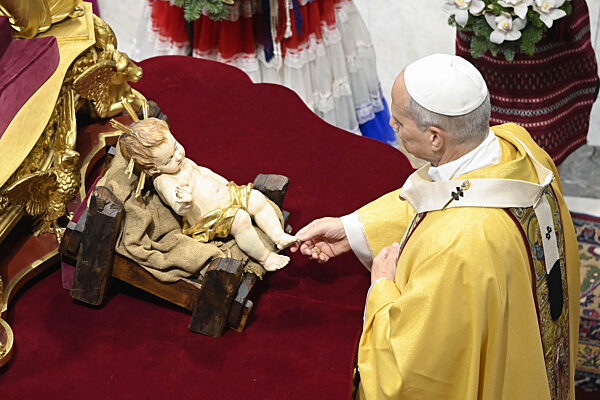 ITALY -  POPE LEO XIV DURING THE CHRISTMAS EVE MASS AT ST PETER'S BASILICA  IN THE VATICAN - 2025/12/24