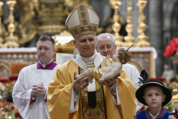 ITALY -  POPE LEO XIV DURING THE CHRISTMAS EVE MASS AT ST PETER'S BASILICA  IN THE VATICAN - 2025/12/24