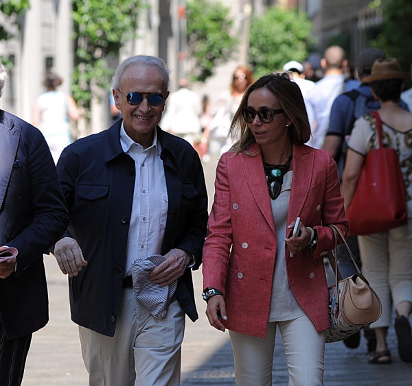 Milan, Jose Carreras travels downtown together with her daughter Julia