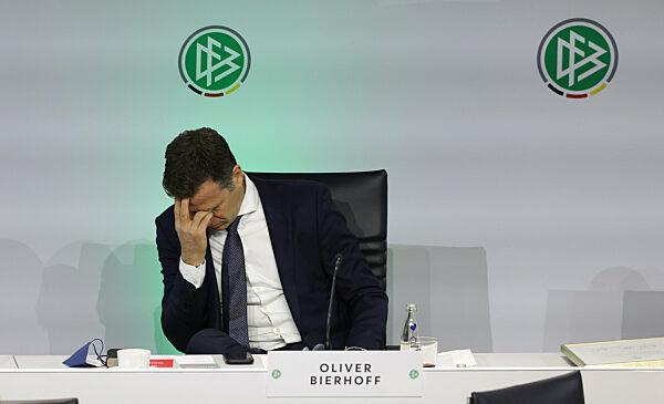 firo : 11.03.2022,
Fußball,DFB, Deutscher Fußball Bund,
44. Ordentliche DFB-Bundestag 2022 im WCCB, World Conference Center Bonn,