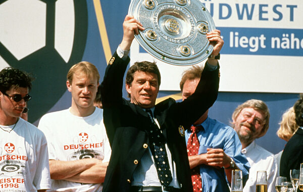 firo : 09.05.1998
Fußball: Fussball: Archivfotos , Archivfoto , Archivbilder , 1. Bundesliga 
Saison 1997/1998 , 97/98, 
HSV, Hamburg, Hamburger SV - 1. FC Kaiserslautern 1:1