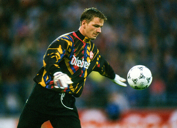 firo : 30.08.1995
Fußball: Fussball: Archivfotos , Archivfoto , Archivbilder Bundesliga 1. Liga  
1995/1996, 95/96
FC Schalke 04 - Fortuna Düsseldorf 1:1