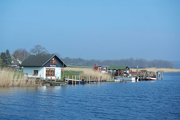 Rügen Landschaft mit Fährhaus