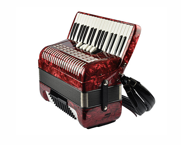 Geschlossenes Akkordeon freigestellt auf weißem Hintergrund