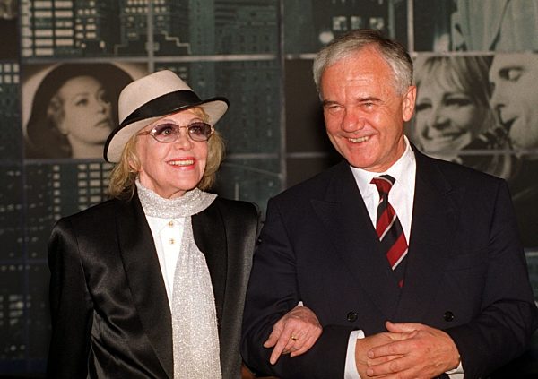 Hildegard Knef eröffnet Ausstellung "Lebensbilder"