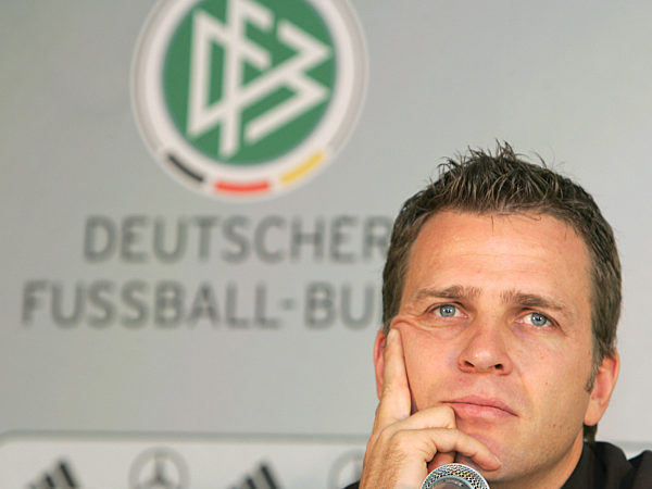 Fußball: Nachdenklicher Oliver Bierhoff