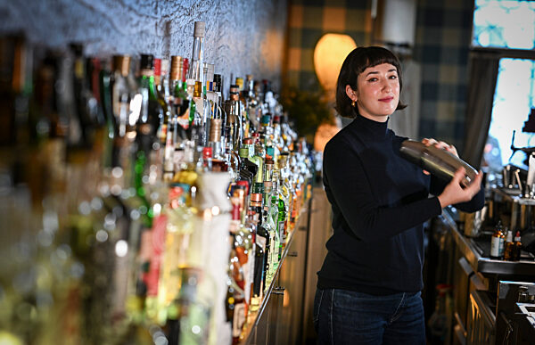 Bartenderin Maria Gorbatschova von der Green Door Bar