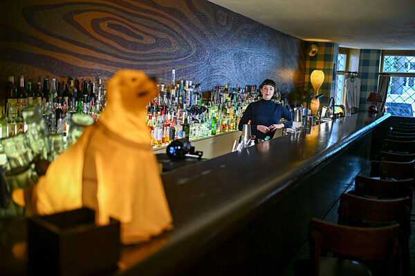 Bartenderin Maria Gorbatschova von der Green Door Bar