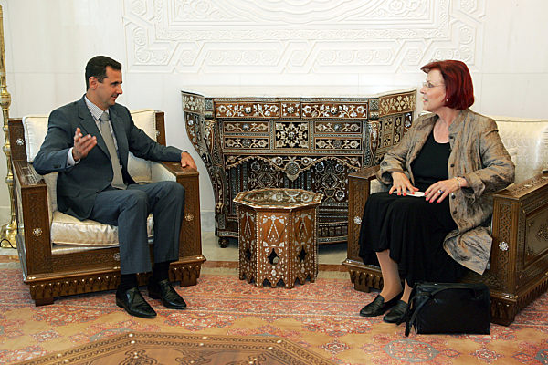 Bundesentwicklungsministerin Heidemarie Wieczorek-Zeul (SPD) wird vom...