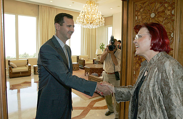 Bundesentwicklungsministerin Heidemarie Wieczorek-Zeul (SPD) wird vom...