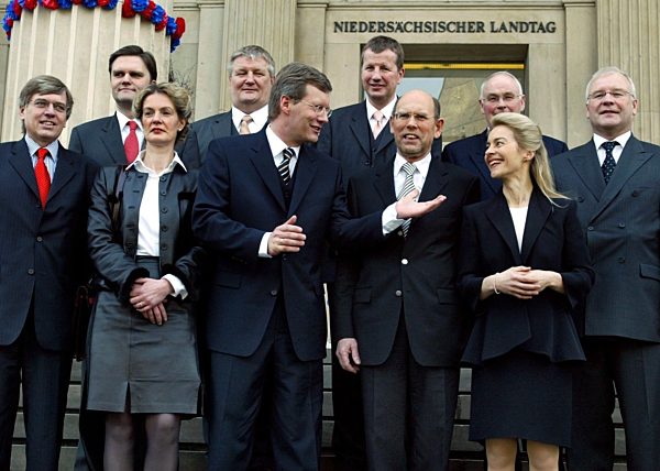 Niedersachsens Ministerpräsident Wulff stellt sein Kabinett vor