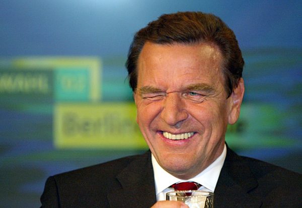 Bundestagswahl 2002: Schröder baut auf Koalitionsmehrheit
