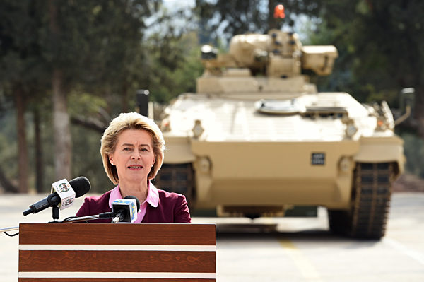 Verteidigungsministerin von der Leyen besucht Jordanien