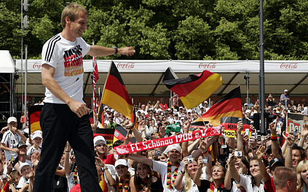 Der Trainer der deutschen Fußballnationalmannschaft, Jürgen Klinsmann...