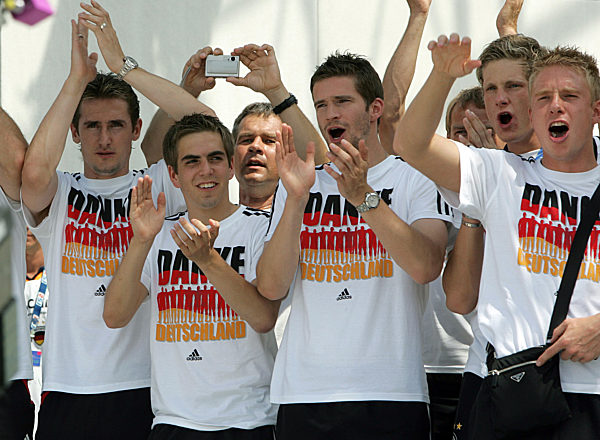 Die Spieler der deutschen Fußball-Nationalmannschaft, Miroslav Klose (l-r)...