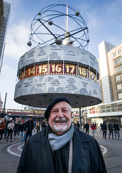 50 Jahre Weltzeituhr am Alexanderplatz