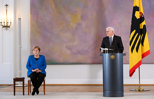 Bundespräsident entlässt und ernennt Familienministerin