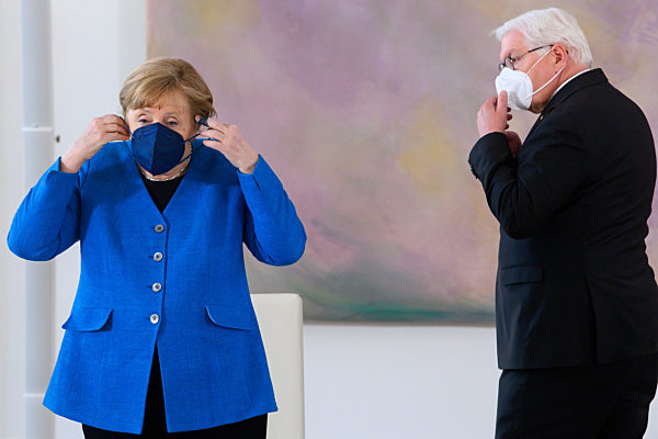 Bundespräsident entlässt und ernennt Familienministerin