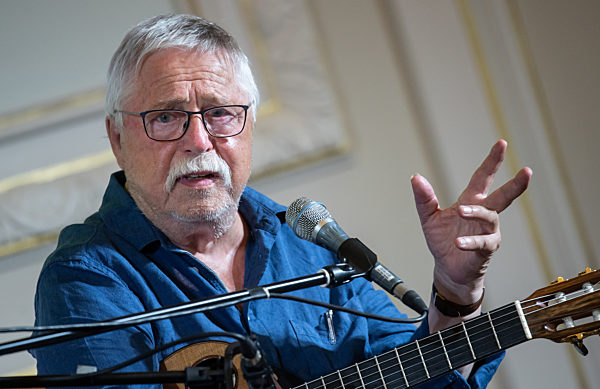 Übergabe Archiv des Liedermachers Biermann