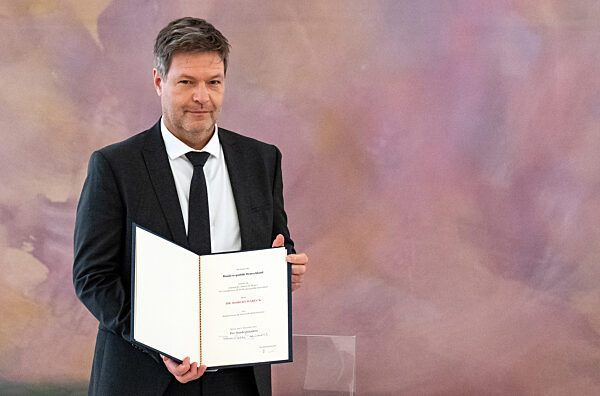 Bundespräsident ernennt neue Bundesregierung