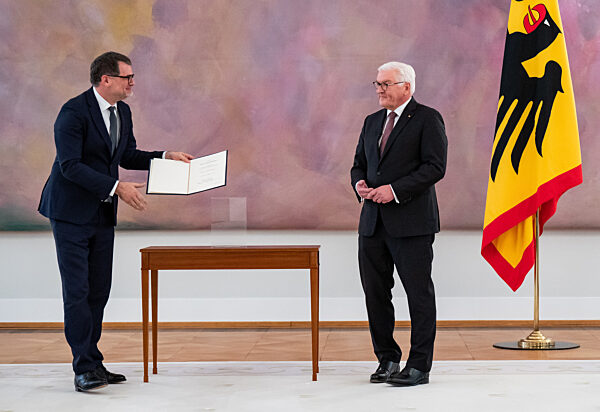 Bundespräsident ernennt neue Bundesregierung