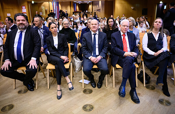 Bundeskanzler Scholz besucht jüdische Grundschule
