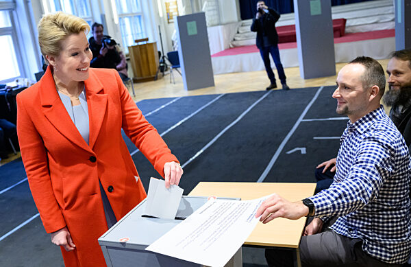 Wiederholungswahl Berlin - Stimmabgabe Franziska Giffey