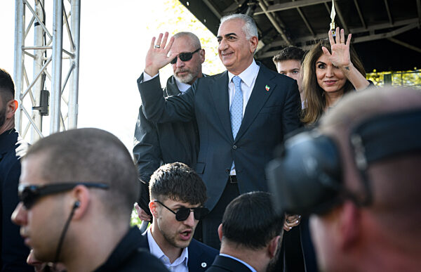 Iranischer Schah-Sohn Pahlavi besucht Berlin