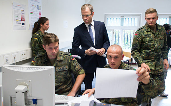 Registrierung von Flüchtlingen - Bundeswehr hilft