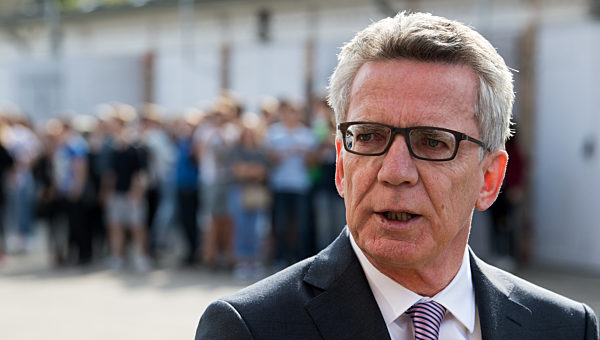 Innenminister de Maiziere besucht Stasi-Gedenkstätte