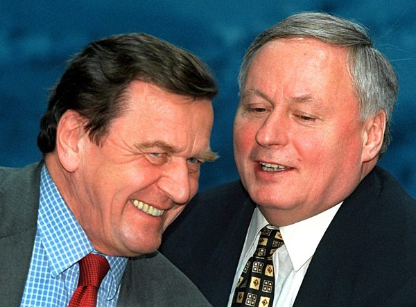 Lafontaine als SPD-Chef und Finanzminister zurückgetreten