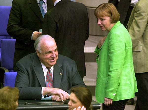 Bundestag würdigt am 10. Jahrestag der Währungsunion Verdienste Kohls