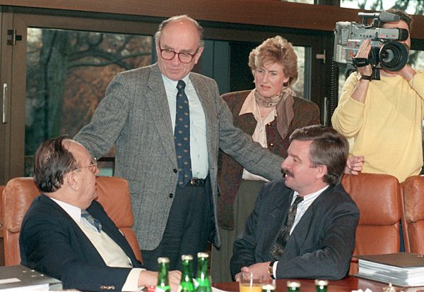 Koalitionsverhandlungen nach erster gesamtdeutscher Bundestagswahl 1990