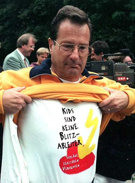 Bundesaußenminister Kinkel beim Joggen