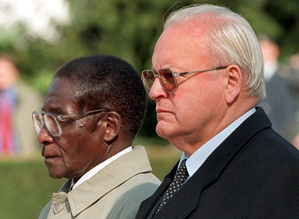 President of Zimbabwe Robert Mugabe and German President Roman Herzog