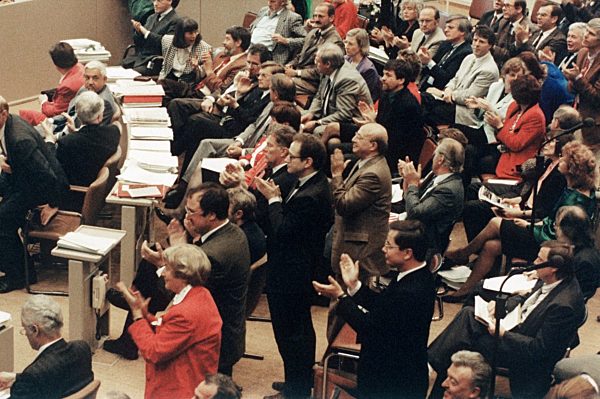 Berlin wird Bundeshauptstadt