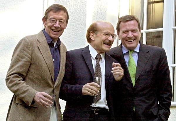 Prominente deutsche Regisseure privat zu Gast bei Schröder