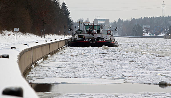 Schifffahrt auf Main-Donau-Kanal eingestellt