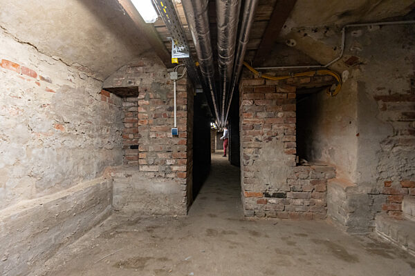Verein geht im Nürnberger Untergrund auf Bunkersuche