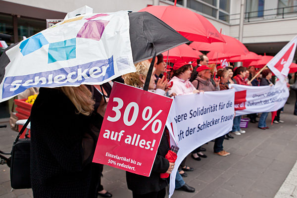 Schlecker-Betriebsrätinnen demonstrieren in Nürnberg