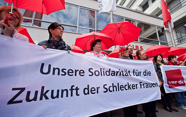 Schlecker-Betriebsrätinnen demonstrieren in Nürnberg