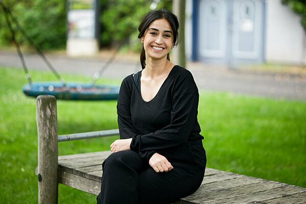 Unter uns -  Özge Delioglan