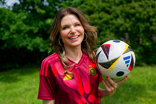 Unter uns -  Tabea Heynig