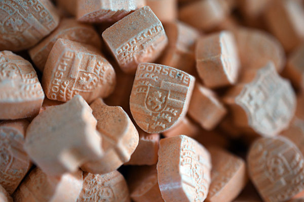 Zoll zeigt beschlagnahmte Drogen